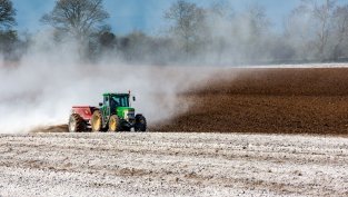 Цеховете за азотна киселина, амониев нитрат и турбогенераторната станция в "Неохим" са спрели
