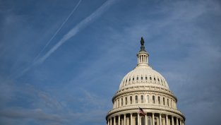 Походът на криптосектора към Wall Street ще трябва да почака заради поредната законова спънка