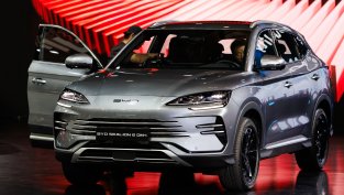 ЕС ще наложи таван за внос на 350 хил. китайски хибридни автомобила всяка година