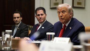 САЩ започват приема на заявления за „Златна карта“ в опит да привлекат богатите чужденци