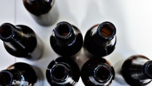 Дъщерно на Дружба стъкларски заводи прехвърли всички акции от капитала на Ново стъкло