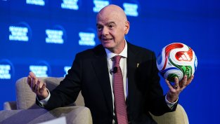 На Световното първенство Джани Инфантино прелетял разстояние, колкото две обиколи около Екватора 