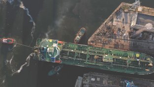 Свиването на морските превози поставя под натиск резултатите на ИХБ