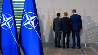 Европа знае как да отговори на Русия и Китай, време е за същото и със САЩ
