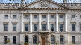 Китай иска да изгради най-голямото си посолство в Европа в Лондон