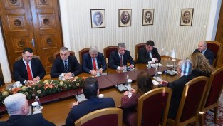 &bdquo;БСП-Обединена левица&ldquo;: Няма да участваме в разговори за правителство, парламентът е нелегитимен