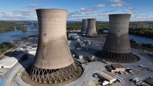 Тръмп осигурява заеми за 17,5 млрд. долара за изграждане на големи ядрени реактори в САЩ