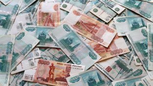 Руснаците се връщат към кеша, а търсенето на чужда валута расте