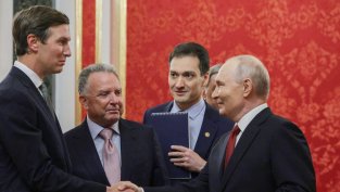 Лъскавите сделки, които размахва Кремъл, преобръщат външната политика на САЩ