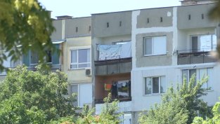 Над половината от младите хора у нас са живели натясно през 2025 г.