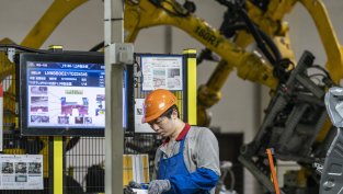 Печалбата на китайската индустрия е скочила с 24,7% през април