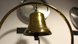 Всички юридически лица, които искат да търгуват с акции, трябва да имат LEI код