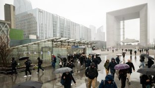 Бизнес доверието във Франция остава под дългосрочната си средна стойност