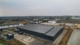 Изкуственият интелект води до суперцикъл за 3 трлн. долара при центровете за данни