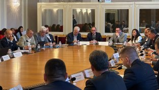 Управляващите ще ремонтират правилата за бързите кредити преди второ четене