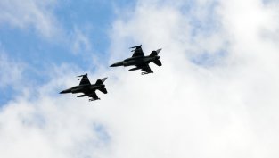 Липсата на ракети прави и F-16 безполезни, въздушните атаки мобилизират жителите на Киев*