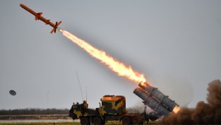 Украйна изпрати реактивни и морски дронове и собствени ракети в атаката по Новоросийск