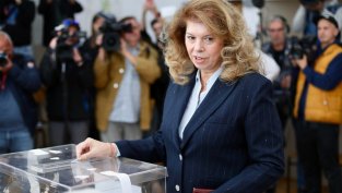 Основните кандидати гласуваха на президентските избори у нас