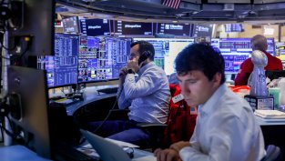 S&P 500 прекъсна тридневната си губеща серия след успокоението на облигационните пазари