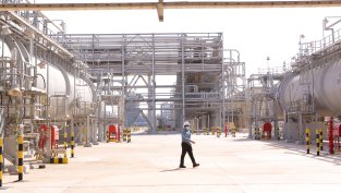 Saudi Aramco: Може да трябват две години, за да се възстановят световните запаси от петрол