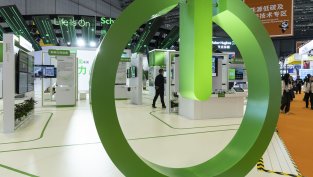Schneider Electric ще изкупи обратно акции за 3,5 млрд. долара до 2030 г.