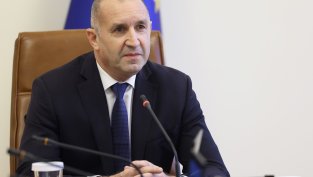 В разговор с Тръмп Радев е поискал отпадане на визите за САЩ за българи