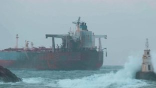 Капитан Калчев: България не реагира адекватно в ситуацията с танкера "Кайрос"