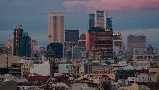 Испанците вече харчат половината си заплата за наем на жилище