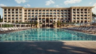 "Св. Св. Константин и Елена Холдинг" приключва полугодието със загуба