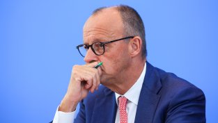 Германският канцлер прави рокади в кабинета след скандал