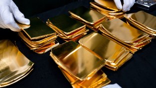 Руското злато се стича към Хонконг, санкциите преначертават търговията с ценния метал