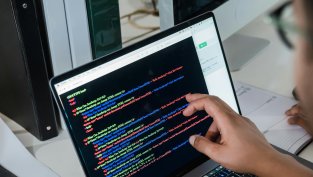 Българските компании са на опашката в ЕС по използване на технологии с изкуствен интелект