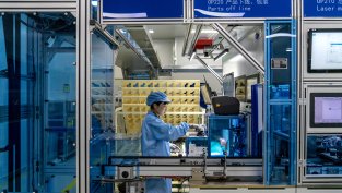 Китай отбеляза най-слабия си икономически растеж от 2022 г., инвестициите спадат