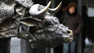 Софарма и ПИБ в люта битка за най-скъпа компания на БФБ