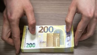 Разходите по държавните заеми в Европа растат, но какво означава това за домакинствата?