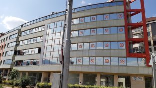 Акционерите на Кредисимо одобриха отписването и се местят в нов по-голям офис