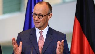 Управляващите партии в Германия постигнаха компромис за военната служба