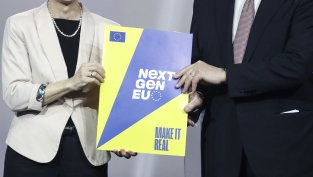 Какво постигна амбициозната програма на ЕС за 800 млрд. евро за възстановяване след COVID?