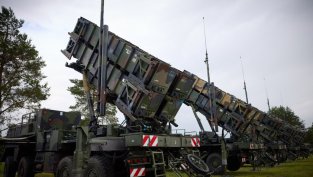 Украйна тайно преговаря за ракети за Patriot и доставки може да има от неочаквани места