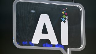 АЦБ: Има риск оценките на AI компаниите да претърпят по-рязка корекция от тази през юли