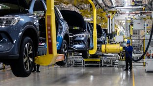 Китай засилва контрола върху ценовата война при електромобилите