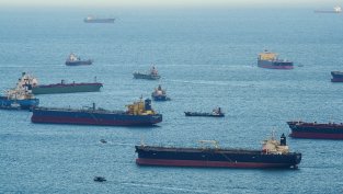 Цената за превоз на контейнери от Азия за Европа е скочила с 50% от началото на войната с Иран