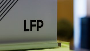 Samsung SDI ще доставя стационарни батерии за клиент в САЩ в сделка за 1,36 млрд. долара