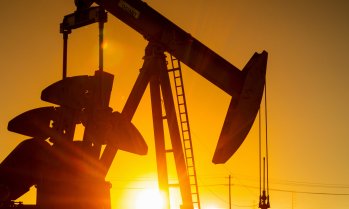 Цената на петрола се покачва от най-ниските си нива от октомври насам*