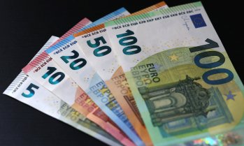 Колко още може да поевтинее еврото на фона на кризата във Франция и енергийния шок в ЕС?
