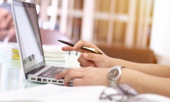 Изкуственият интелект променя офис стратегиите на компаниите