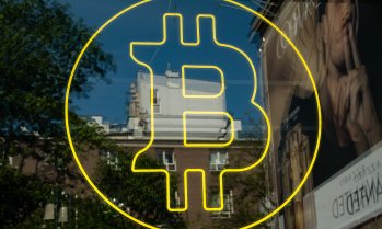 Биткойнът поевтинява след ново ликвидиране на криптозалози за 720 млн. долара