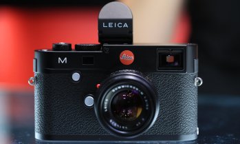 Приходите на германската Leica се свиха за първи път от няколко години