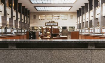 Новият проектобюджет за 2026 г. залага на по-нисък дефицит, но двоен ръст на държавните заплати