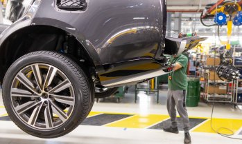 Jaguar Land Rover  съкращава 4000 работни места в усилията си да спести 2,3 млрд. долара